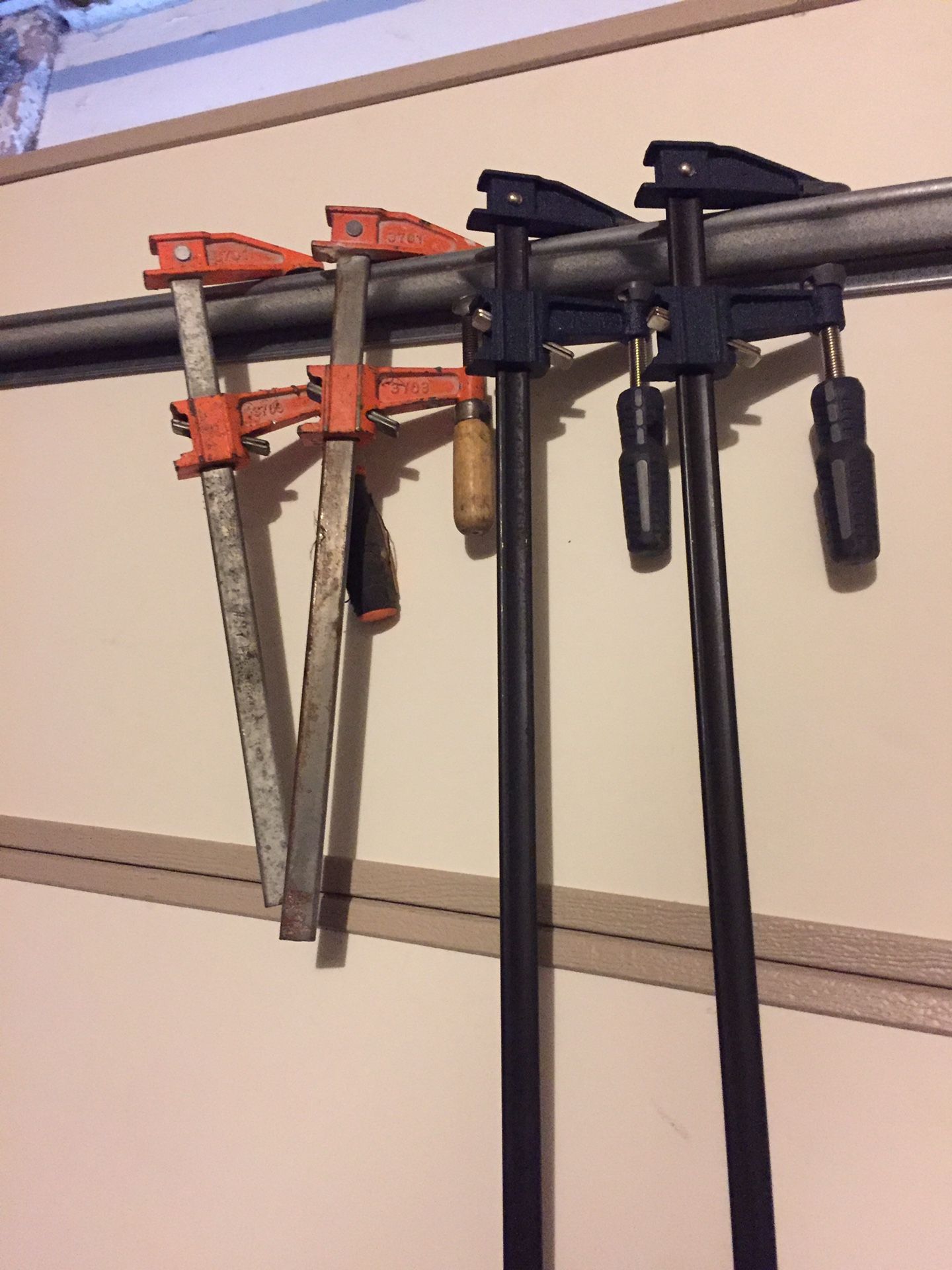 Husky. Clamps