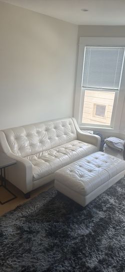 Couch + Storage Ottomon - Scandinavian Designs