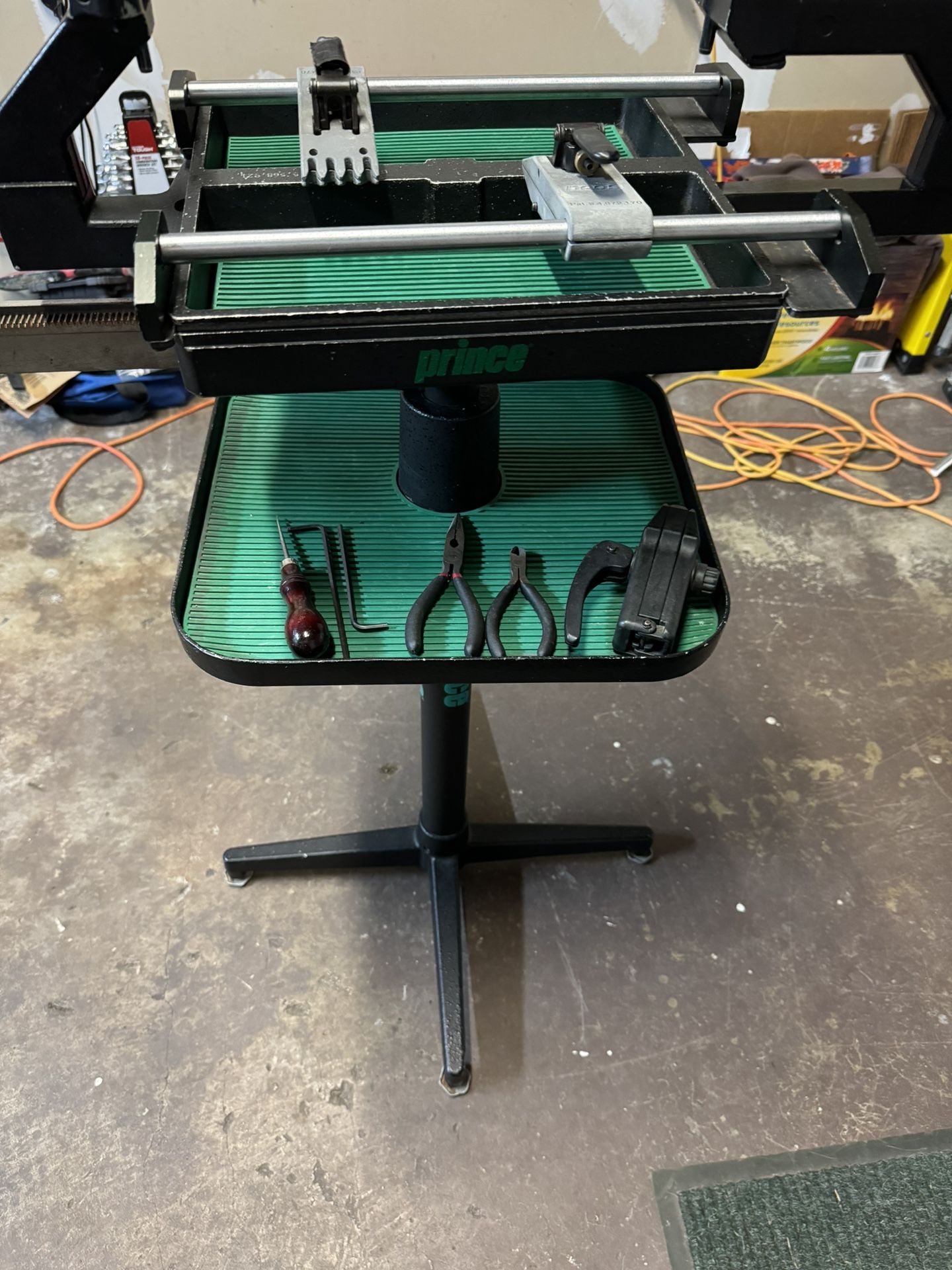 Prince Neos 1000 Tennis Stringing Machine