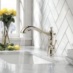 Open Box Delta Faucet Cassidy Single-Handle Kitchen Sink Faucet with Pull Out Sprayer and Magnetic Docking Spray Head, Polished Nickel 4197-PN-DST