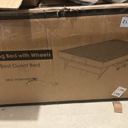 🌟 Brand New Folding Guest Bed w/ Wheels – Never Used! 🌟
