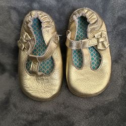 Robeez Gold Shoes 12-18 Mos