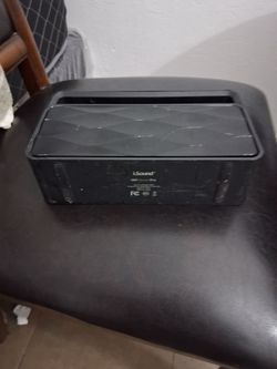 Hey there im selling my black isound Bluetooth speaker