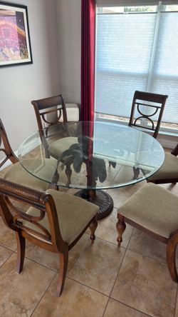 Dining room set & chandelier