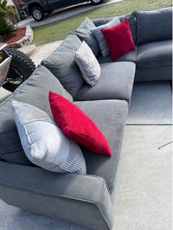 Gorgeous perfect condition gray sectional couch !!