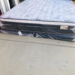 E KING PILLOW TOP MATTRESS WITH BOX SPRING ‼️‼️