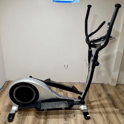 LifeCORE Elliptical Machine