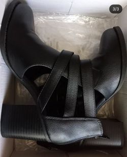 Woman Boots Size 8