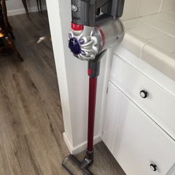 Cordless Dyson Vacuum 