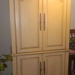 Armour/china Cabinet 
