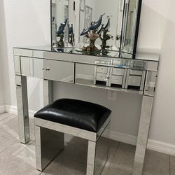 New Silver Mirrored Vanity Table And Stool 
