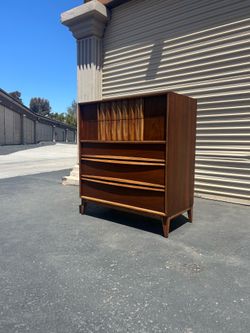 Mid Century Modern Highboy Dresser By Thomasville.