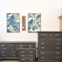 Dresser Set