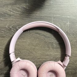 JBL Tune 510BT: Wireless On-Ear Headphones with Purebass Sound - Rose