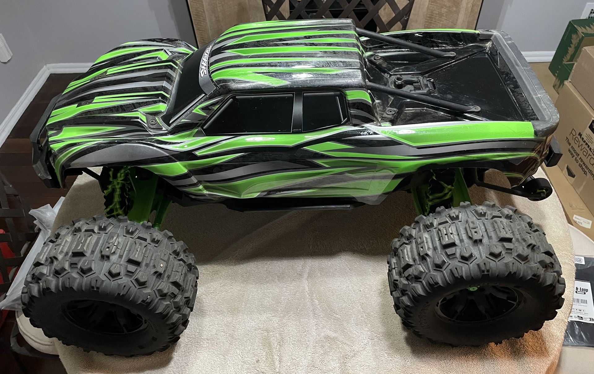 Traxxas X-MAXX Ultimate グリーン 1/5 X-Maxx Ultimate Limited Edition Green - RC Car World
