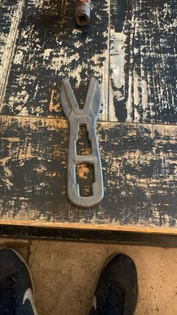 Vintage Alligator Wrench 