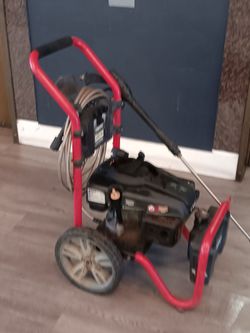 2600 PSI HUSKY PRESSURE WASHER .
