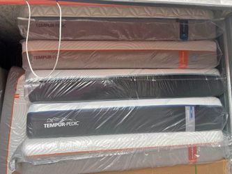 California king Tempurpedic adjustable bed with cool gel memory foam mattresses $1000 can deliver