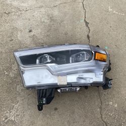 Headlight Dodge Ram 2019-2022