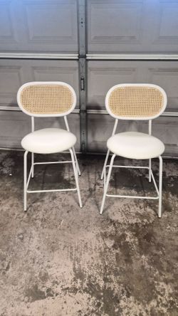 White arc shaped round barstool 23 inch seat height
