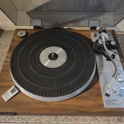 Fisher Direct Drive Flagship Turntable. Mint 