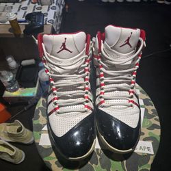 Men's Size 11 Nike Air Jordan Play In These White Varsity Red Excellent Condition 