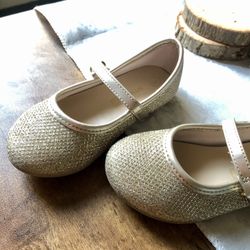 Super Cute Gold Dress Shoes Size 5