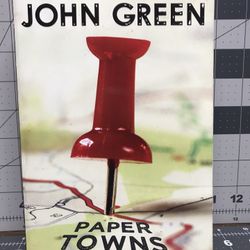 Paper towns by John Green like new paperback book 