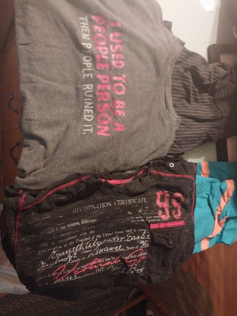 23 Mix Box Shirts And Shorts