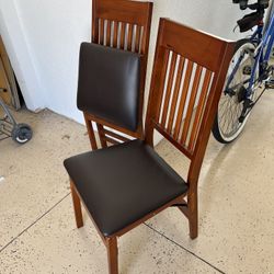 2 Wood Folding Chairs 