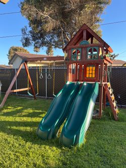 FREE Playset - 2 yrs old