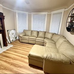 Crate & Barrel Leather Couch/ Sectional  ! Great Condition