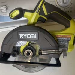 RYOBI ONE+ 18V Cordless 5 1/2 in. Circular Saw (Tool Only
