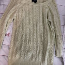 k n i t t e d   s w e a t e r