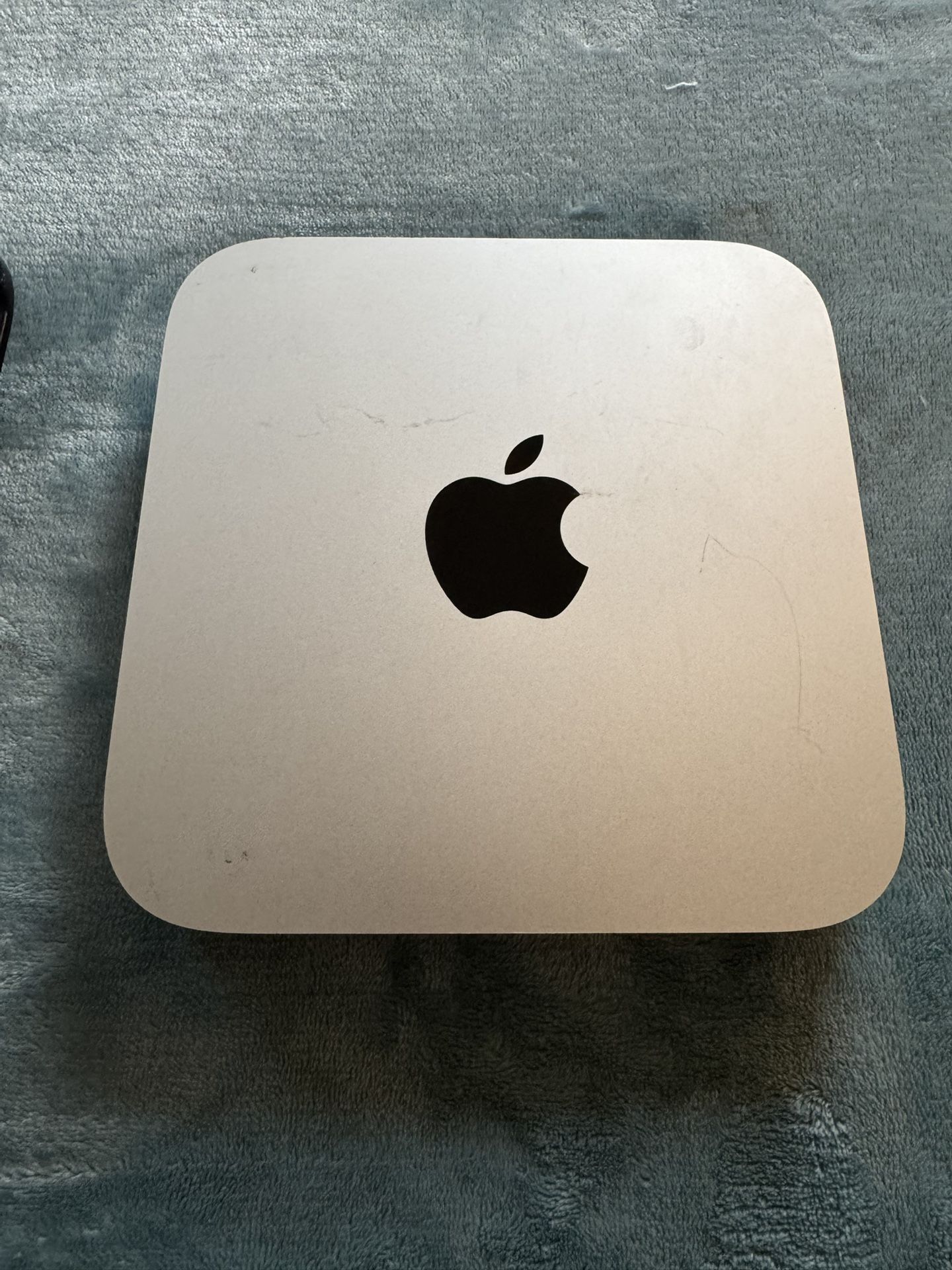Apple Mac Mini (Late 2014) - 8GB RAM, macOS Monterey + Mount