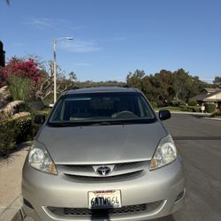 2007 Toyota Sienna LE -148k Miles