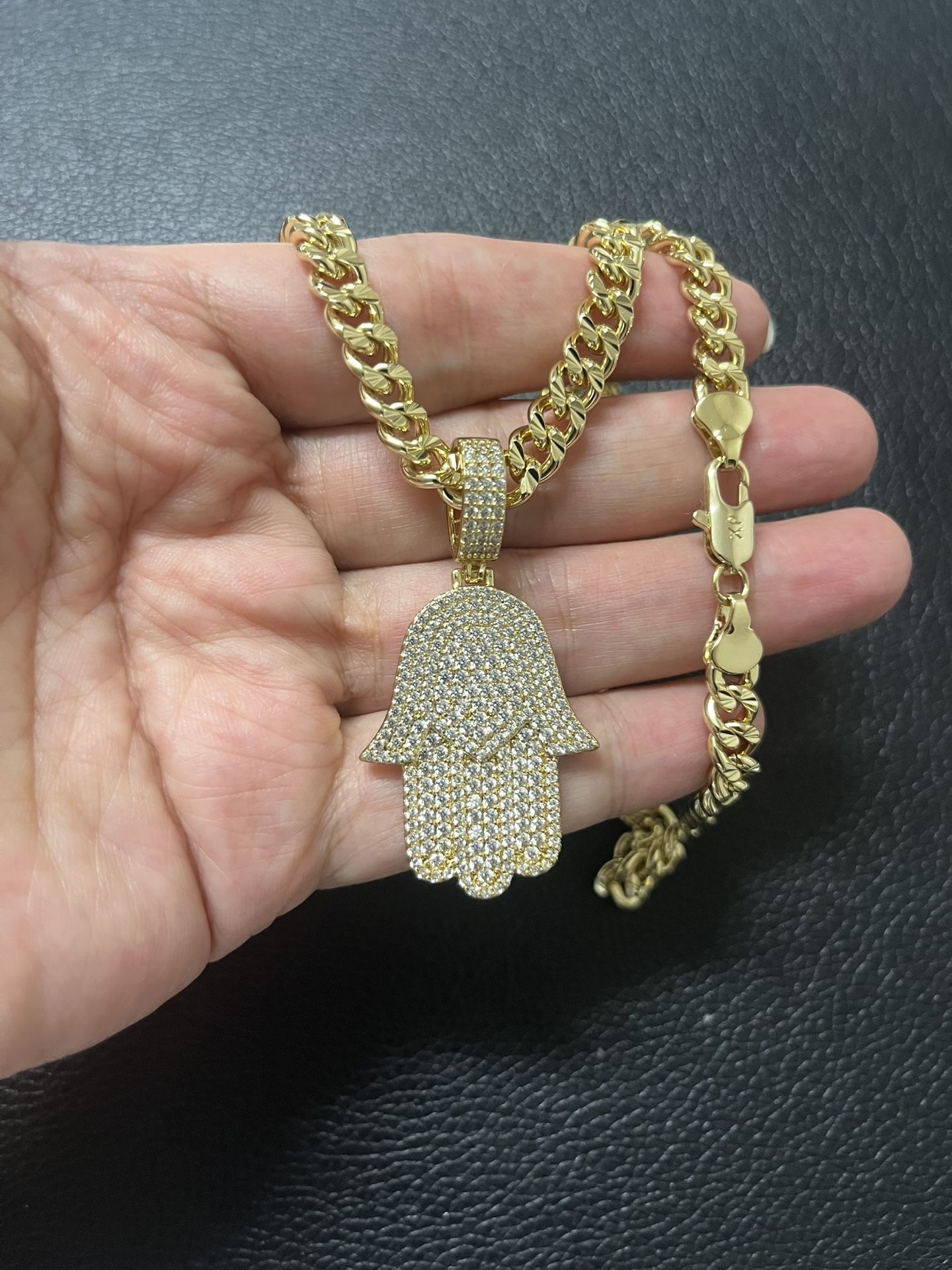 14k gold plated Hamsa hand 🪬pendant with chain.