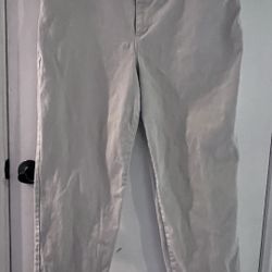 Gloria Vanderbilt Amanda Woman’s High Rise Stretch Fabric Straight Leg Regular Fit Jean Size 16