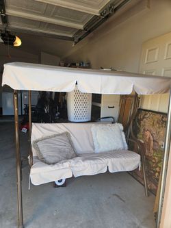 Outdoor swing