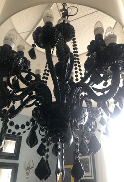 Black Cristal Chandelier with bulbs and shade