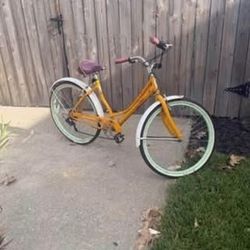 Schwinn women's cruiser bike bicycle