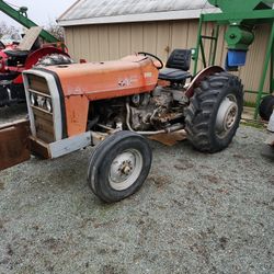 Massey Ferguson 245