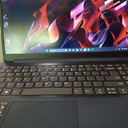 Lenovo IdeaPad 15" 