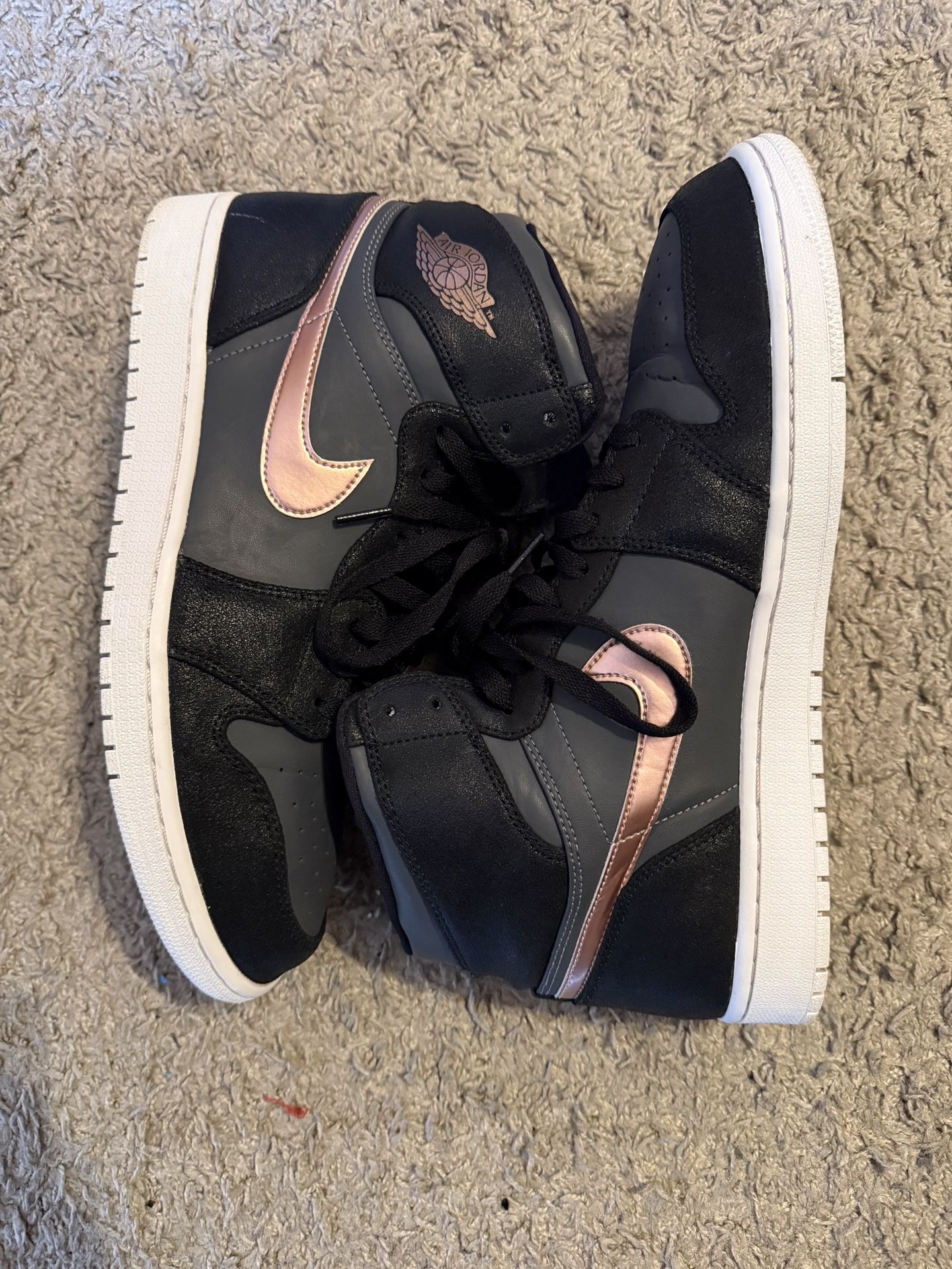 Air Jordan 1’s Retro High Bronze Medal