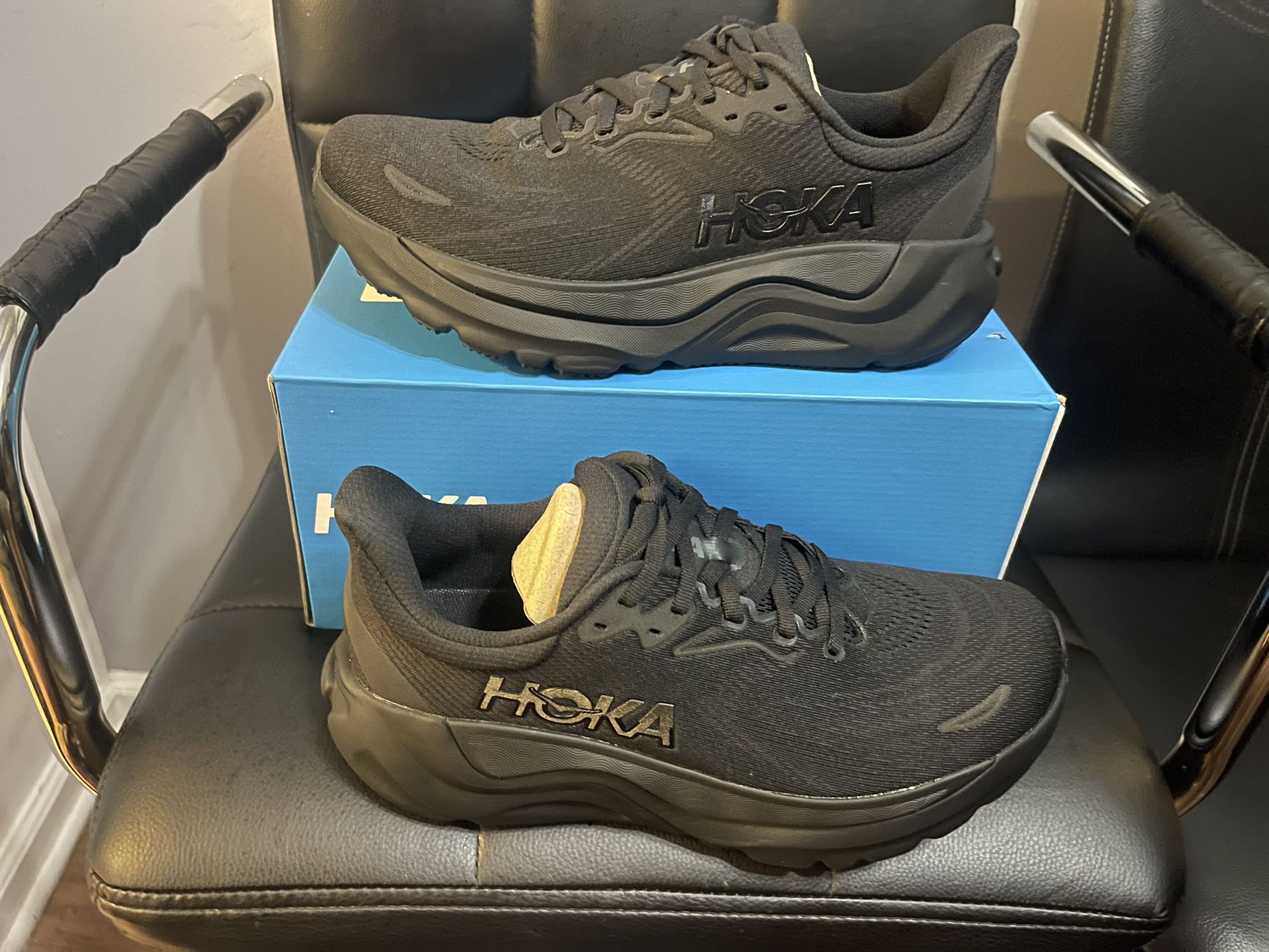 Hoka Arahi 8 Wide / Size 82E Men’s $95