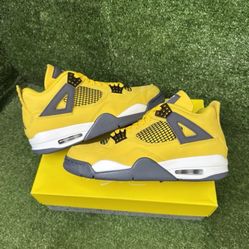 Air Jordan 4 “lightning”