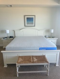 Casper Dream Hybrid King Mattress  LIKE NEW/ EXCELLENT condition