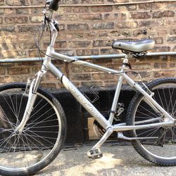 Cannondale Comfort 5 Hybrid Bicycle