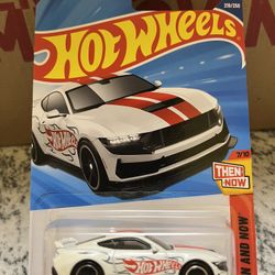 Hot Wheels Ford Mustang Dark Horse