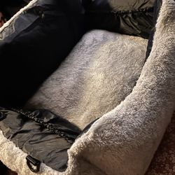 Small dog booster seat new assembled already black/grey